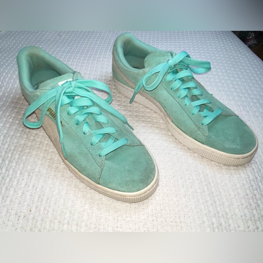 PUMA Women's US Size 9 Classic Suede Aqua Turquoise Lace Up Sneakers Low Top